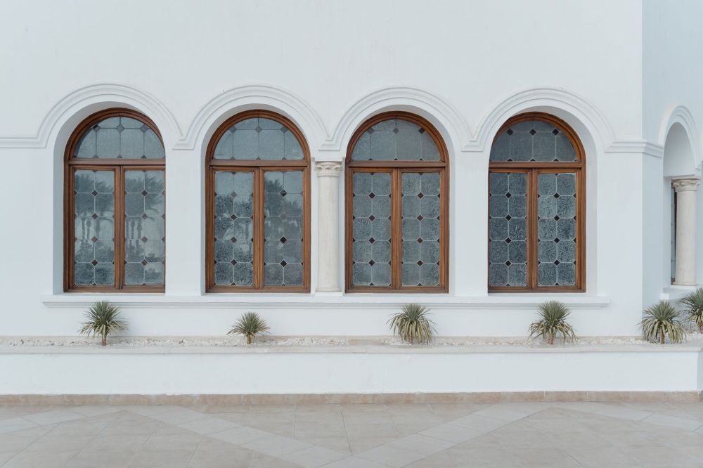 Side-by-side vinyl window frame styles suited for Texas ranch homes